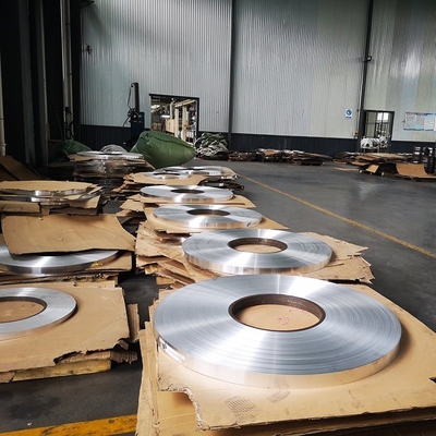 Manual de tipo abierto sofisticada de personalización de bobinas de aluminio persianas para un aspecto refinado