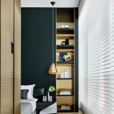 Blinds eléctricos con modulación y estructura horizontal