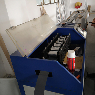 Máquina de fabricación de persianas de rollo de aluminio de producción simplificada con grado semiautomático