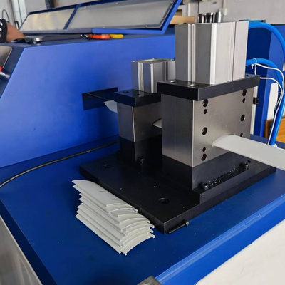 Máquina de fabricación de persianas de rollo de aluminio de producción simplificada con grado semiautomático