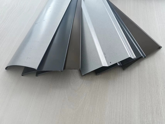 Manual de tipo abierto sofisticada de personalización de bobinas de aluminio persianas para un aspecto refinado
